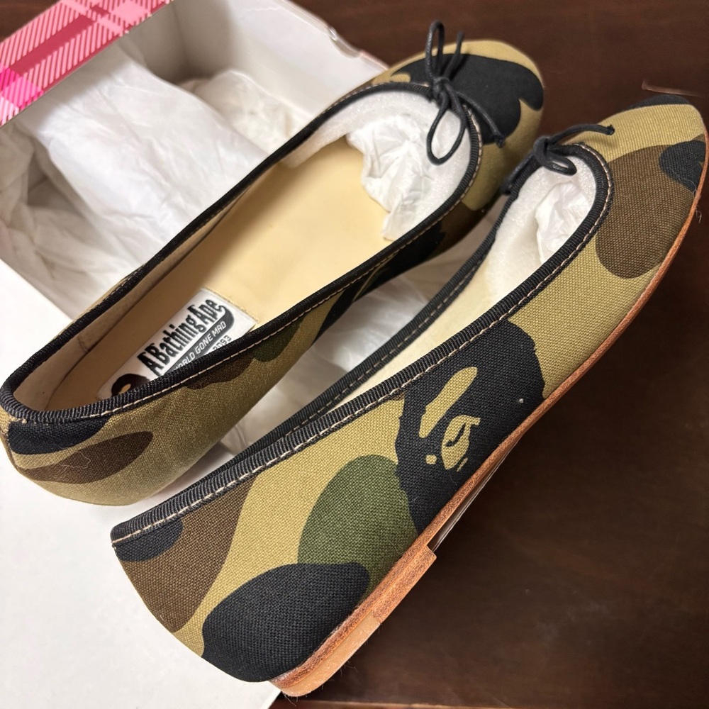 ❇️ 2011 Bape Wmns Flats Mules Size 8 - RARE - Vintage - DEADSTOCK - NEW!!  ❇️